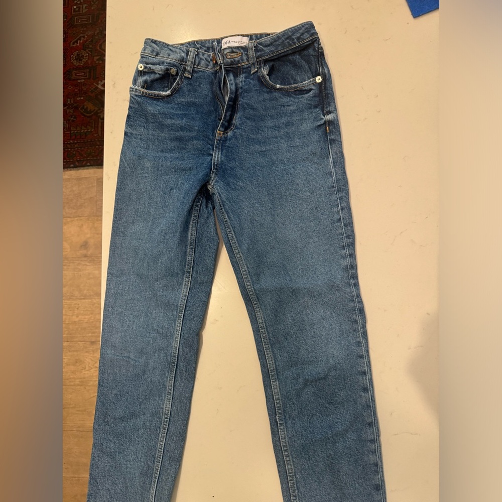 Zara size 4 straight leg jeans